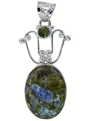 Agate Pendant with Blue Topaz