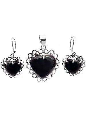 Black Onyx Heart-Shape Pendant with Earrings Set
