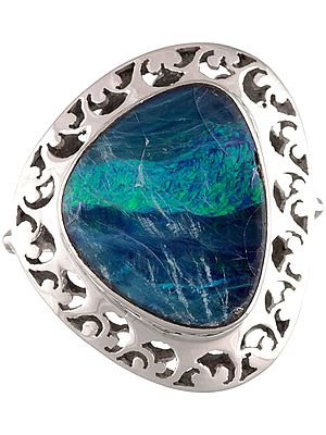 Lattice Bordered Opal Finger Ring