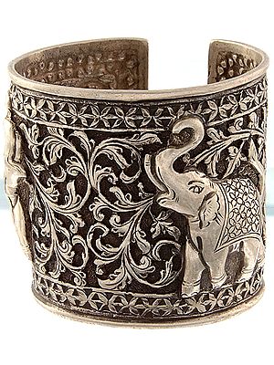 Nepalese Superfine Handcarved Twin Elephant Cuff Bangle