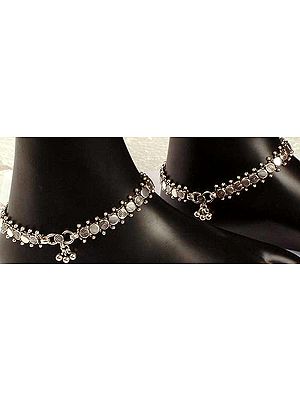 A Pair of Fine Anklets