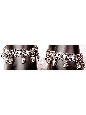 Anklets with Mango Motifs