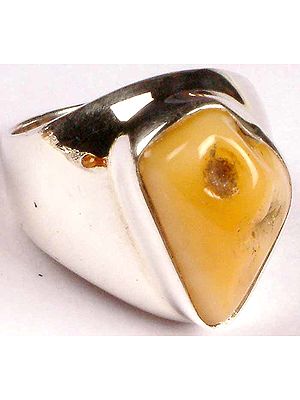 Antiquated Honey Amber Ring