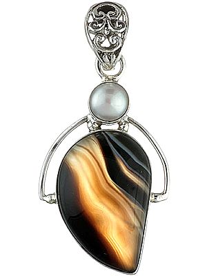 Banded Black Onyx Pendant with Pearl