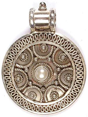 Filigree Pendant with Pearl