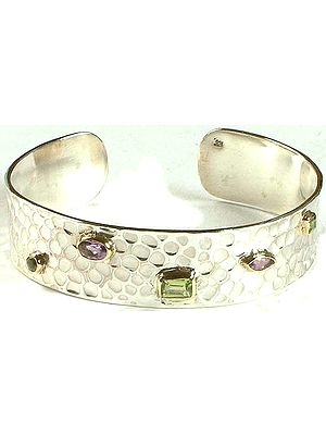 Fine Cut Gemstone Bracelet with Dimples