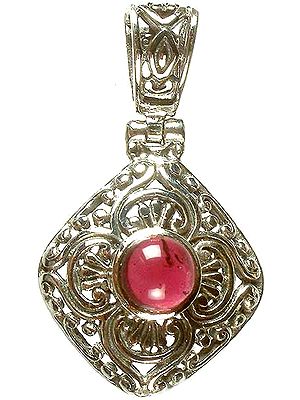 Garnet Lattice Pendant