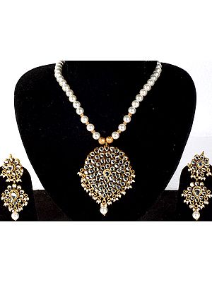 Imitation Pearls and Kundan Necklace Set with Large Pendant