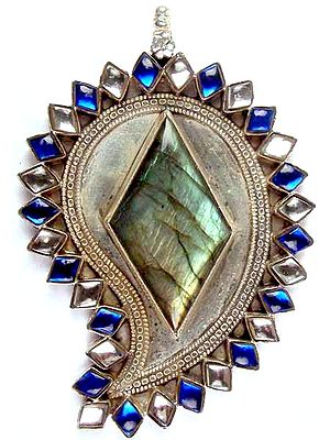 Labradorite Designer Pendant