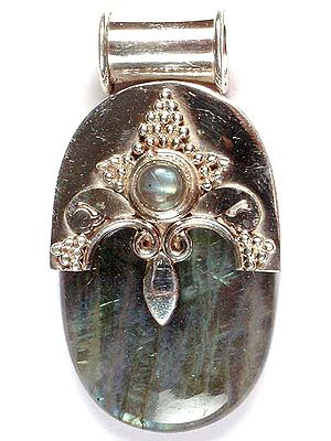 Labradorite Pendant