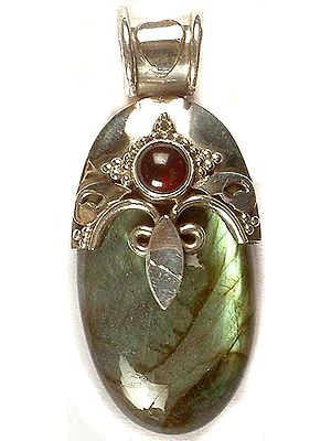 Labradorite Pendant With Garnet