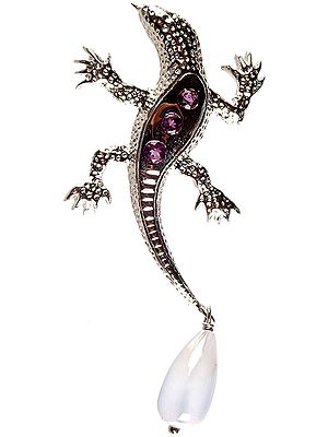 Lizard Pendant with Fine Cut Amethyst and Dangling Plain Blue Chalcedony