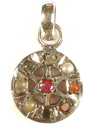 Navaratna Oval Pendant with Central Ruby