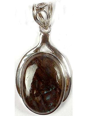 Oval Labradorite Pendant