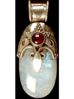 Rainbow Moonstone Pendant With Garnet