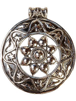 Vegetative Chakra Pendant