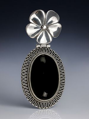 Black Onyx Oval Pendant with Flower Bale