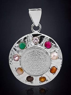 Shri Yantra Pendant with Navaratna