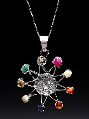 Shri Yantra Pendant with Navaratna