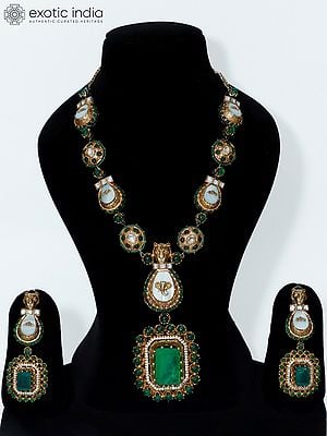 Emerald Victoria Polish Lion Necklace Set With Earrings