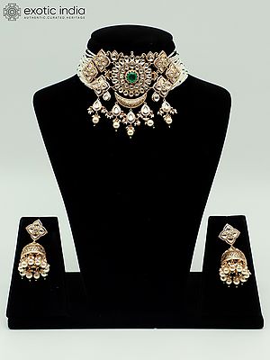 Traditional Bandhai Choker Set With Earrings And Pearls