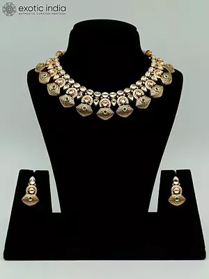 Beautiful Floral Carving Necklace Set With Attractive Earrings