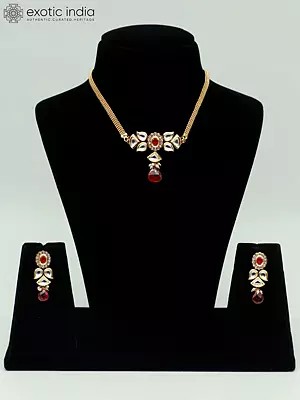 Elegant Kundan Studded Pendant Set With Beautiful Chain And Earrings