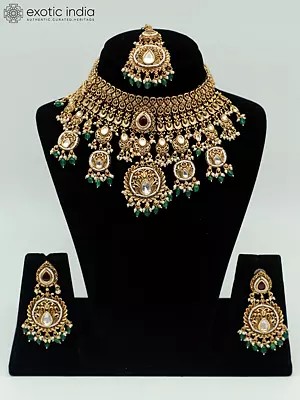 Premium Matte Designer Carving Necklace Set With Beautiful Earrings And Mangtika