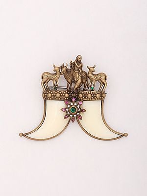 Fluting Krishna Brooch with Tiger Nail