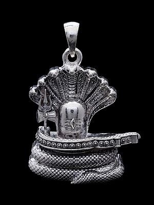 Shiva Lingam with a Naga as a Chattra Pendant
