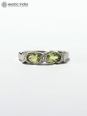 Stylish Sterling Silver Ring with Peridot Gemstone