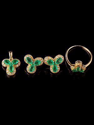 Faceted Emerald Pendant with Earring and Finger Ring Set