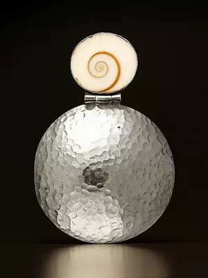 Agate Dimple Shield Pendant