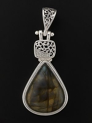 Labradorite Pendant - Sterling Silver