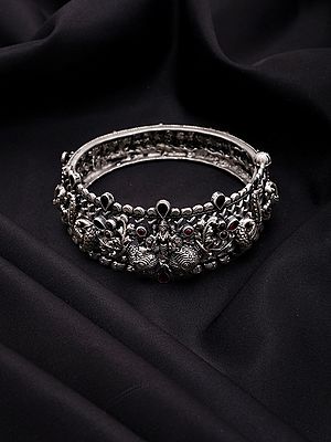 Goddess Gajalakshmi Oxidised Silver Openable Bangle