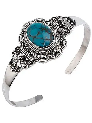Beautifully Crafted Silver Bracelet Cuff Bracelet with Turquoise from Nepal (Adjustable Size)