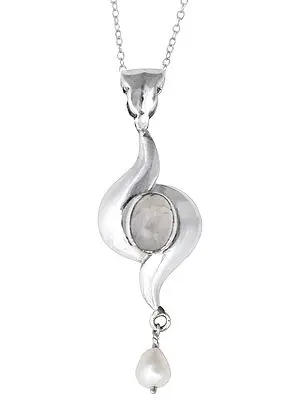 Beautifully Designed Sterling Silver Pendant with Rainbow Moonstone and Pearl