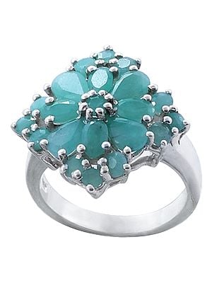 Superfine Precious Emerald Gemstone Ring Made in Sterling Silver