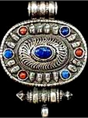 Box Pendant with Filigree