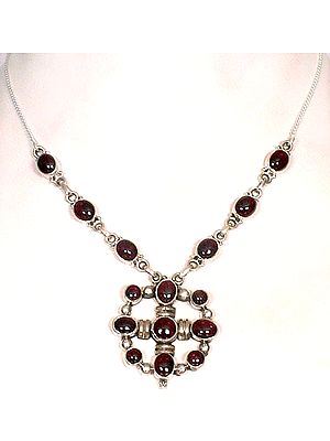 Designer Necklace of Garnet
