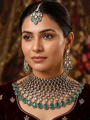 Teardrop Emerald Kundan Bridal Necklace Set with Earrings and Maang Tikka