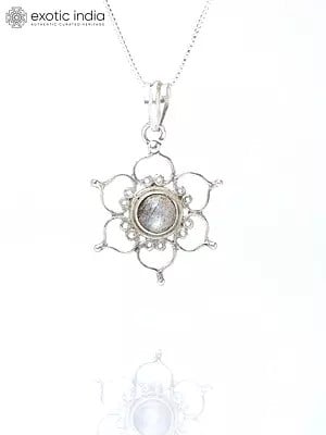 Floral Design Sterling Silver Pendant with Labradorite in Center