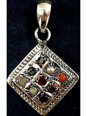 Navaratna Pendant