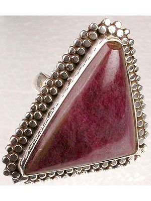 Ruby Triangular Ring
