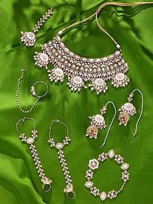 Oval Cut Kundan Stone Bridal Wedding Set with Nath, Maang Tikka and Hathphool