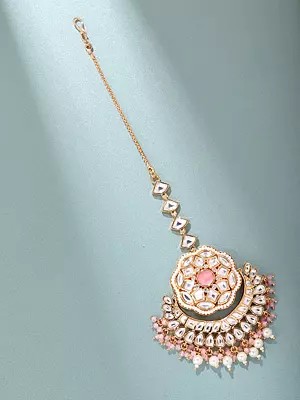 Statement Kundan Maang Tikka with Floral Design & Pearl Accents
