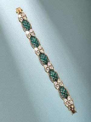 Oval Cut Green Stone Studded Kundan Link Bracelet