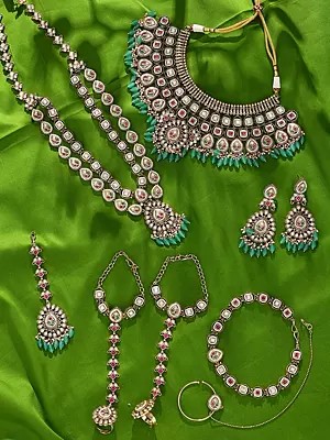 Complete Bridal Kundan Jewelry Set Featuring Green Teardrop Beads & Multiple Pieces