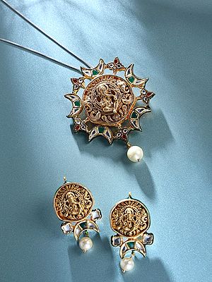 Chaturbhuj Lord Ganesha Pendant Set with Crescent & Kundan Detailing