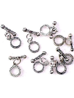 Incised Toggle Closure